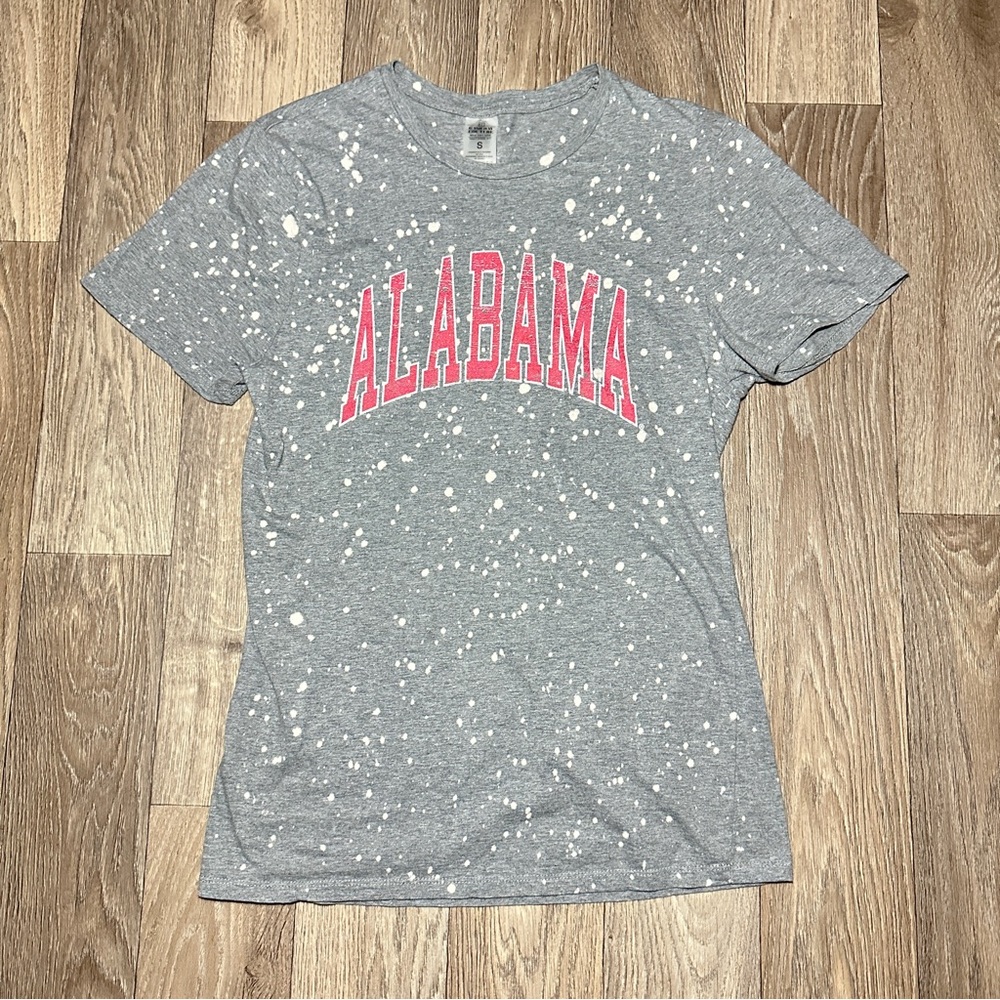 Gray and Red Alabama Graphic Fitted Short Sleeve Tee